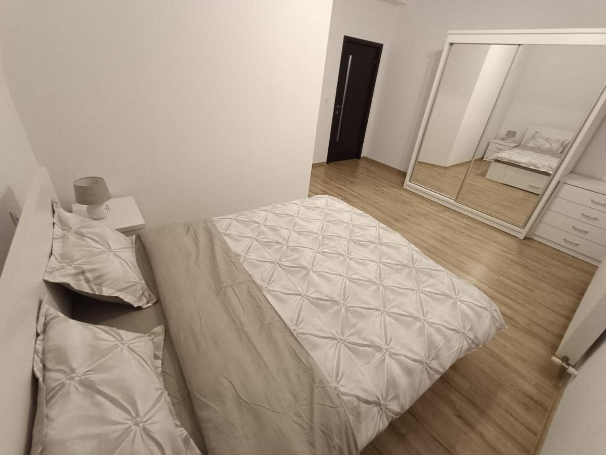 Moonlight Apartments Sibiu Bagian luar foto